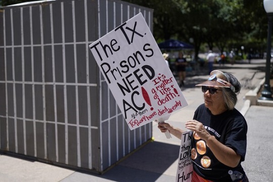 Texas prison air con protest