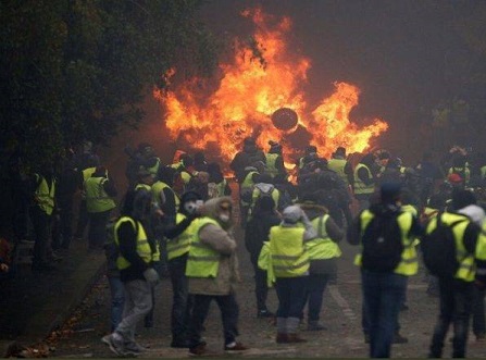 French yellow jacket protests