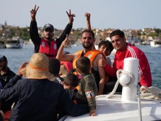migrants arriving by boat