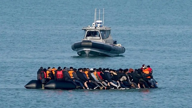 English Channel boat people