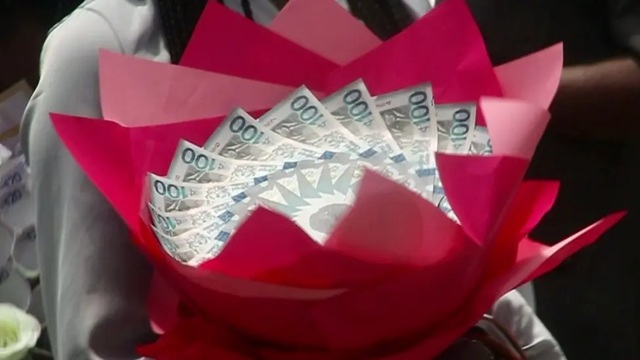 Ghanaian money bouquet