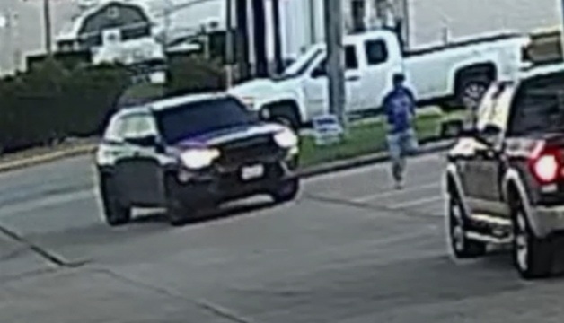 ICE agent drives into immigrantICE agent drives into immigrant