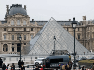Paris Louvre pyramid
